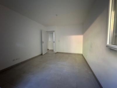 For sale PROCHE CENTRE 4 rooms 75 m2 Bouches du Rhone (13380) photo 4