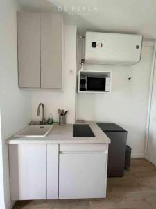 Louer Appartement Paris-7eme-arrondissement 838 euros