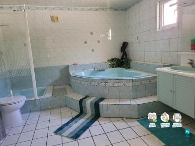 For rent Rognes 4 rooms 132 m2 Bouches du Rhone (13840) photo 4