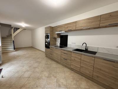 For sale 3 rooms 85 m2 Ain (01320) photo 1
