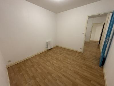 For sale 3 rooms 85 m2 Ain (01320) photo 2