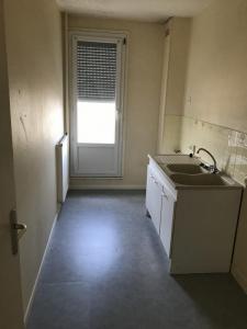 Louer Appartement 76 m2 Commentry