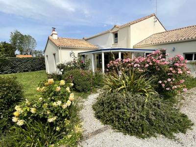 For sale Bernerie-en-retz 8 rooms 254 m2 Loire atlantique (44760) photo 2