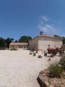 For sale Sauze-vaussais 14 rooms 405 m2 Deux sevres (79190) photo 2