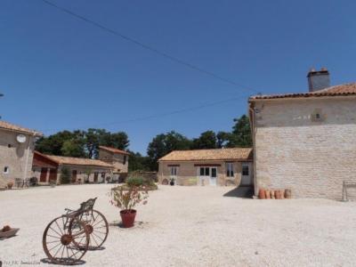 For sale Sauze-vaussais 14 rooms 405 m2 Deux sevres (79190) photo 4