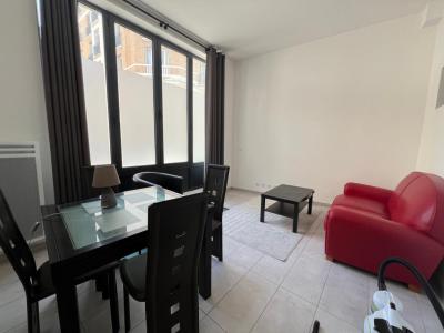 Louer Appartement 56 m2 Paris-15eme-arrondissement