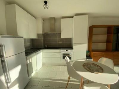 Louer Appartement Roquette-sur-siagne 960 euros