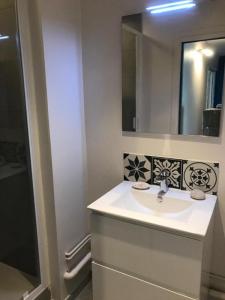 For rent Bron 6 rooms 105 m2 Rhone (69500) photo 2