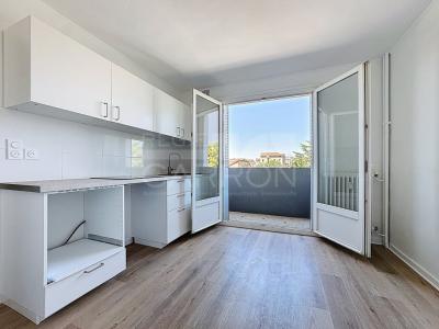 For rent Villeurbanne 4 rooms 72 m2 Rhone (69100) photo 2