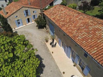 For sale 8 rooms 221 m2 Charente (16230) photo 1