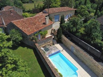 For sale 8 rooms 221 m2 Charente (16230) photo 2