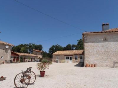 For sale 14 rooms 405 m2 Deux sevres (79190) photo 4