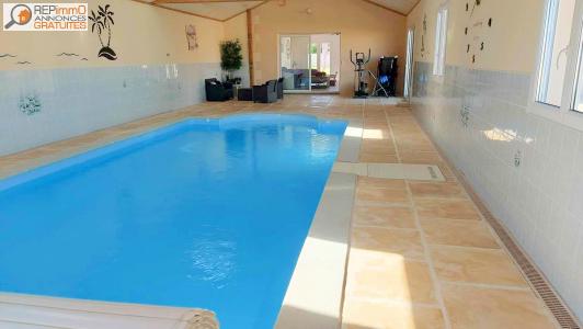 For sale Rom 7 rooms 240 m2 Deux sevres (79120) photo 1