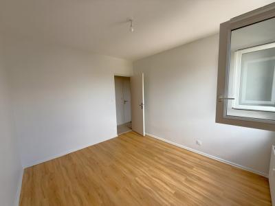 For rent Lyon-5eme-arrondissement 4 rooms 77 m2 Rhone (69005) photo 4