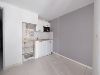 Louer Appartement 25 m2 Saint-etienne