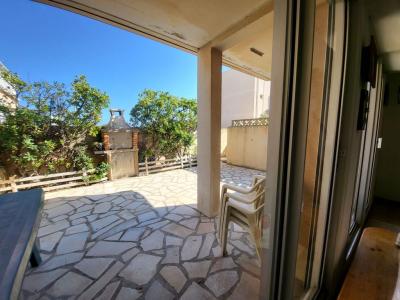For sale 50 MTRES DE LA PLAGE 4 rooms 70 m2 Herault (34420) photo 2