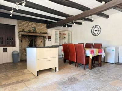 For sale 9 rooms 240 m2 Vienne (86400) photo 4