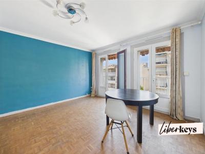 For sale Marseille-3eme-arrondissement 3 rooms 63 m2 Bouches du Rhone (13003) photo 3