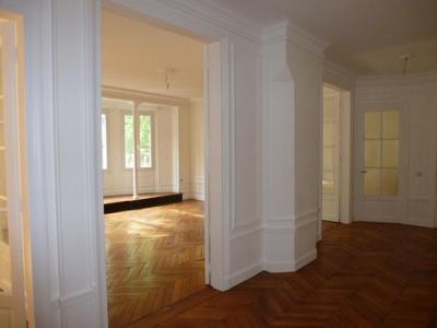 For rent Paris-6eme-arrondissement 8 rooms 230 m2 Paris (75006) photo 2