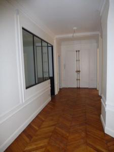 For rent Paris-6eme-arrondissement 8 rooms 230 m2 Paris (75006) photo 4