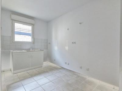 For sale Villeurbanne 3 rooms 75 m2 Rhone (69100) photo 4