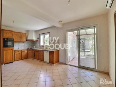 For sale Saint-pierre-d'amilly 6 rooms 160 m2 Charente maritime (17700) photo 2