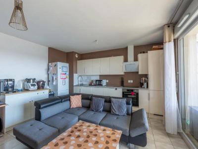 For sale Vaulx-en-velin 3 rooms 63 m2 Rhone (69120) photo 2