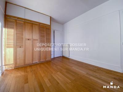 Louer Appartement 45 m2 Paris-18eme-arrondissement