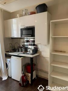 Louer Appartement 13 m2 Paris-18eme-arrondissement