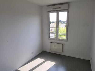 For sale Saint-priest 3 rooms 68 m2 Rhone (69800) photo 2