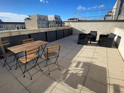 For rent Lyon-7eme-arrondissement 3 rooms 69 m2 Rhone (69007) photo 1