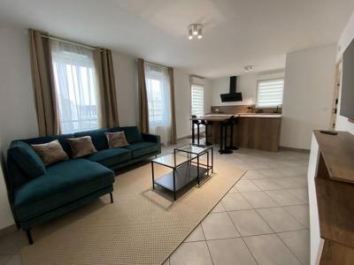 For rent Lyon-7eme-arrondissement 3 rooms 69 m2 Rhone (69007) photo 2