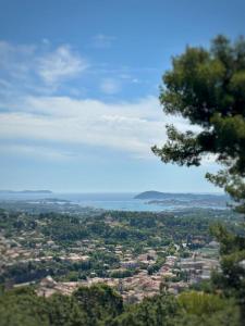 For sale Ollioules 6 rooms 132 m2 Var (83190) photo 1