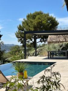 For sale Ollioules 6 rooms 132 m2 Var (83190) photo 3