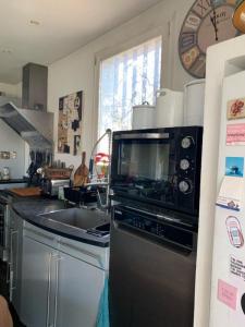 For sale Isle-sur-la-sorgue 6 rooms 180 m2 Vaucluse (84800) photo 3