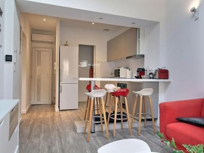 For sale Sanary-sur-mer 3 rooms 52 m2 Var (83110) photo 2