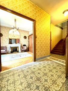 For sale Villeurbanne 6 rooms 200 m2 Rhone (69100) photo 2