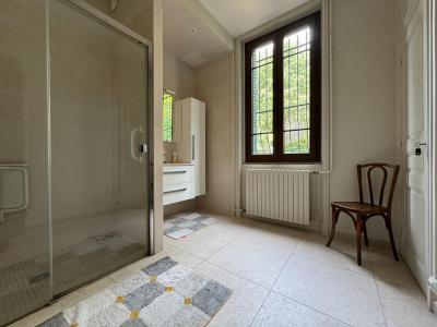 For sale Villeurbanne 6 rooms 200 m2 Rhone (69100) photo 3