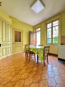 For sale Villeurbanne 6 rooms 200 m2 Rhone (69100) photo 4