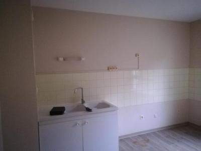 For rent Saint-geniez-d'olt 3 rooms 78 m2 Aveyron (12130) photo 3