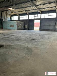 Louer Commerce 1200 m2 Luitre
