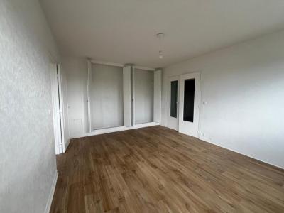 For sale Noisy-le-grand 2 rooms 42 m2 Seine saint denis (93160) photo 2