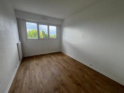 For sale Noisy-le-grand 2 rooms 42 m2 Seine saint denis (93160) photo 3