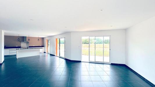 For rent Coutras 5 rooms 166 m2 Gironde (33230) photo 4