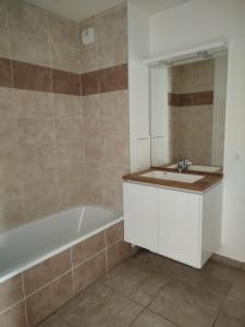 For rent Saint-fons 3 rooms 60 m2 Rhone (69190) photo 2