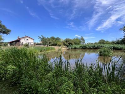 For sale Pressac 3 rooms 195 m2 Vienne (86460) photo 0