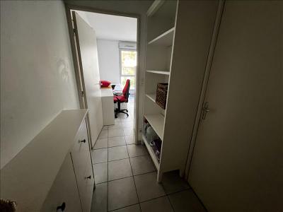 For rent Villeurbanne 1 room 27 m2 Rhone (69100) photo 2
