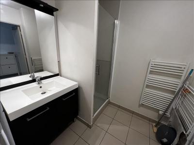 For rent Villeurbanne 1 room 27 m2 Rhone (69100) photo 4