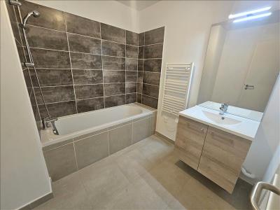 Louer Appartement 81 m2 Arles