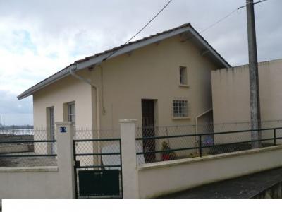 For rent Bourg 3 rooms 60 m2 Gironde (33710) photo 0